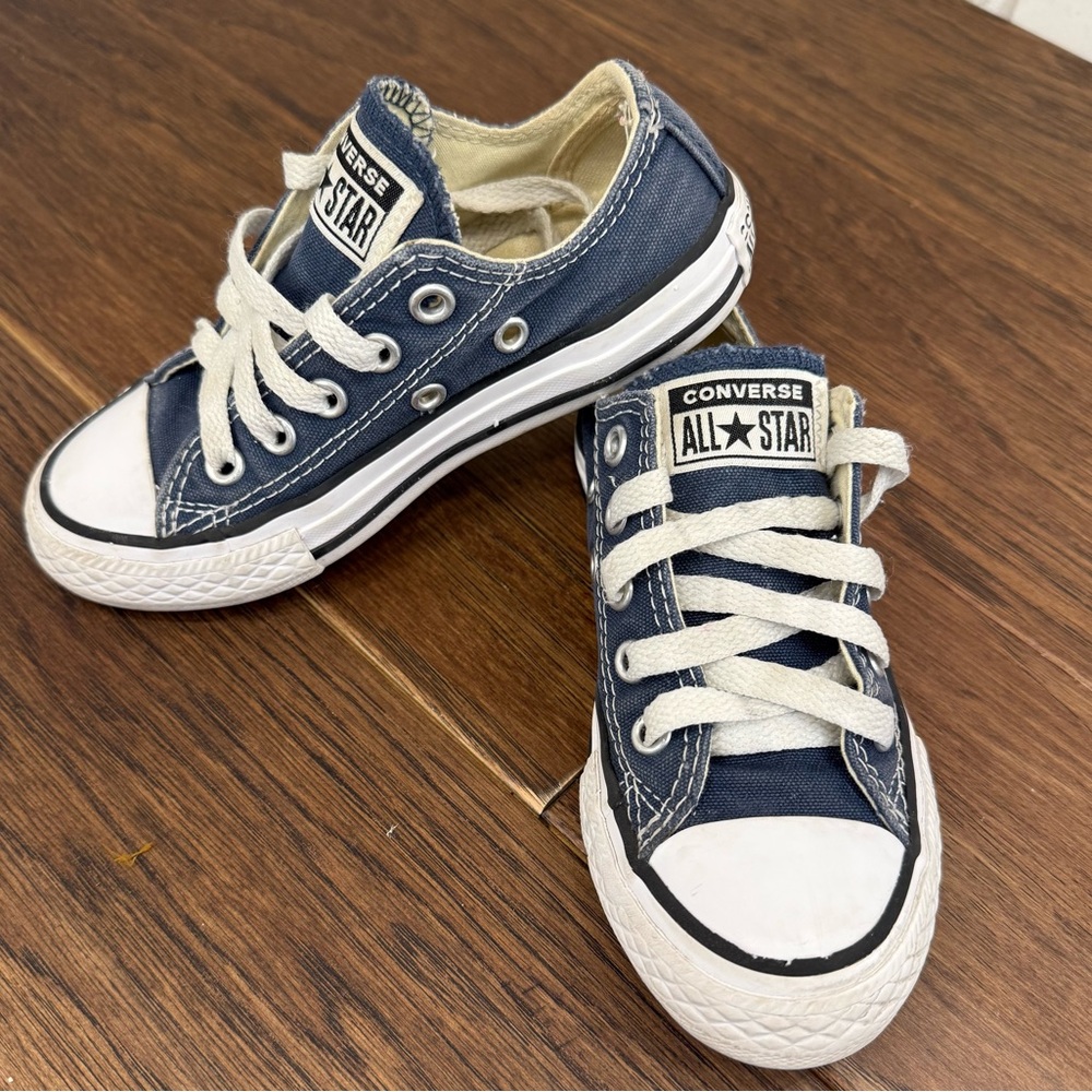 Converse all star Low Top toddler size 10.5